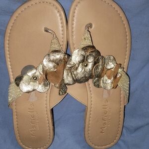 GUC, beautiful floral, thong sandals